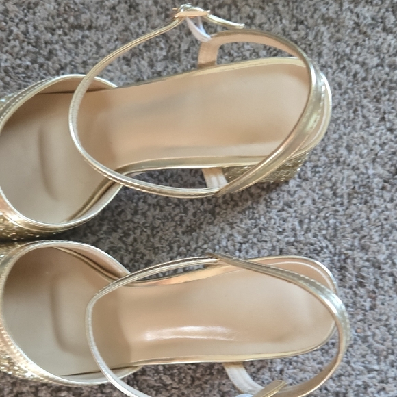 Elegant Gold Glitter Women's Heels ⭐️ ✨️  Size 43   ✨️  ⭐️ - Picture 7 of 8